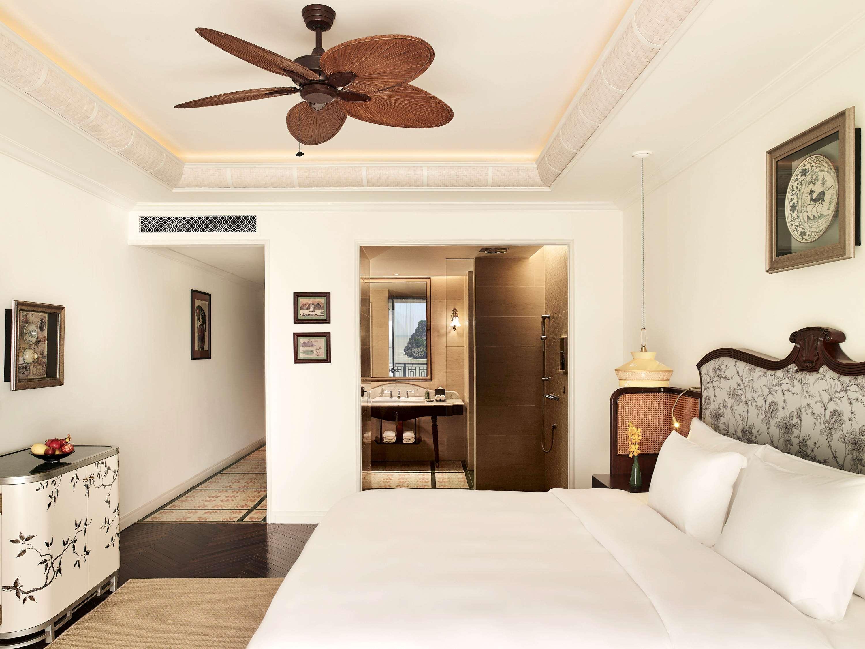 Hotel Perle D'Orient Cat Ba - Mgallery Chan Chau Экстерьер фото A room at the Taj Bengal