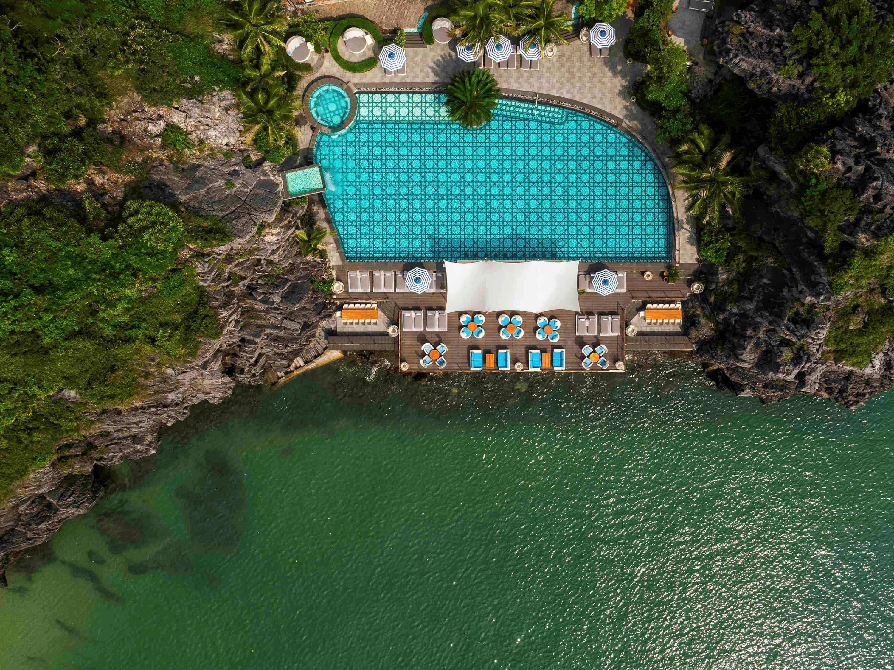 Hotel Perle D'Orient Cat Ba - Mgallery Chan Chau Экстерьер фото Aerial view of the resort