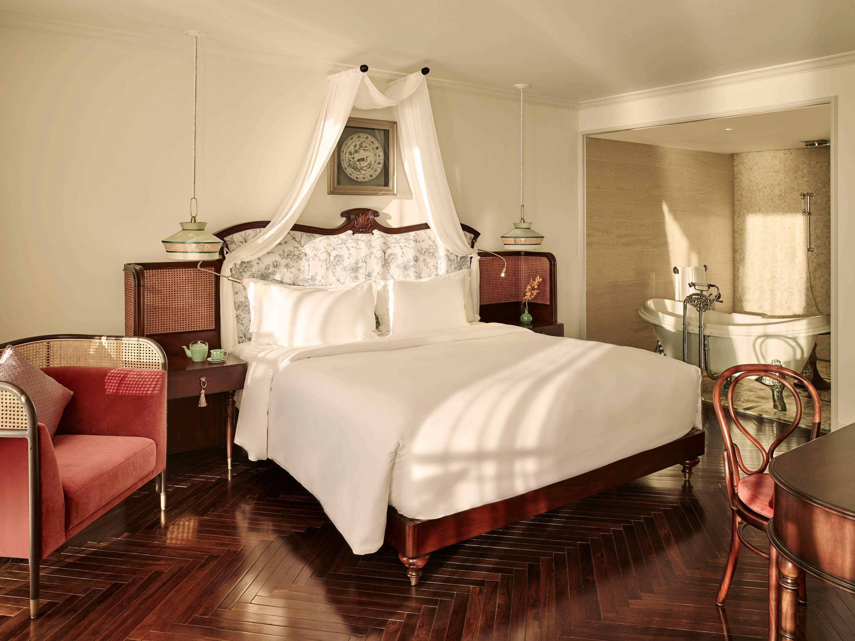 Hotel Perle D'Orient Cat Ba - Mgallery Chan Chau Экстерьер фото A suite at the hotel